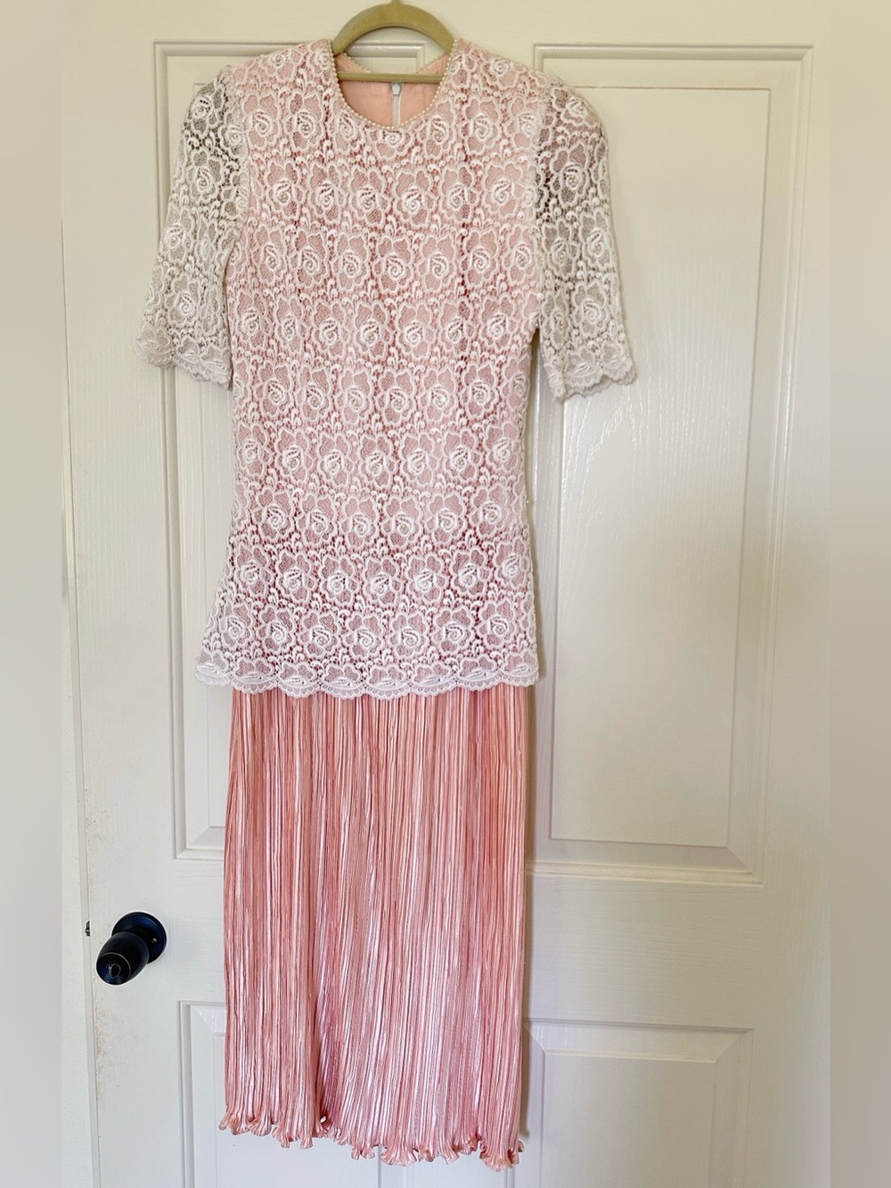 Vintage George F couture Lace Dress with pearl accents XS !!